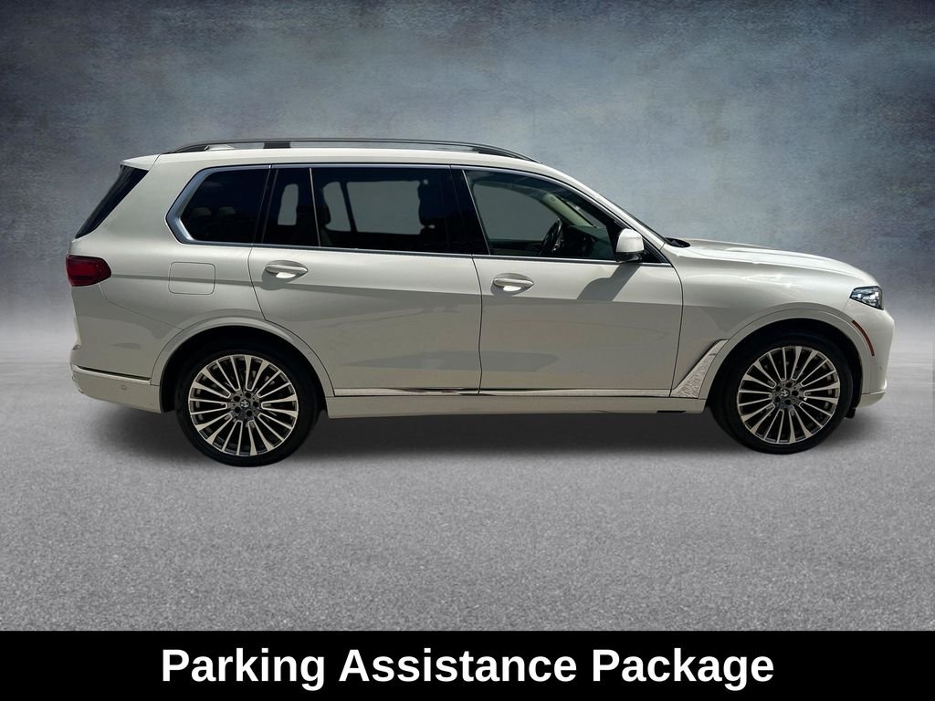 Used 2021 White BMW xDrive40i image 9