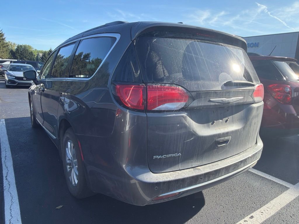 Used 2017 Gray Chrysler Touring L image 2