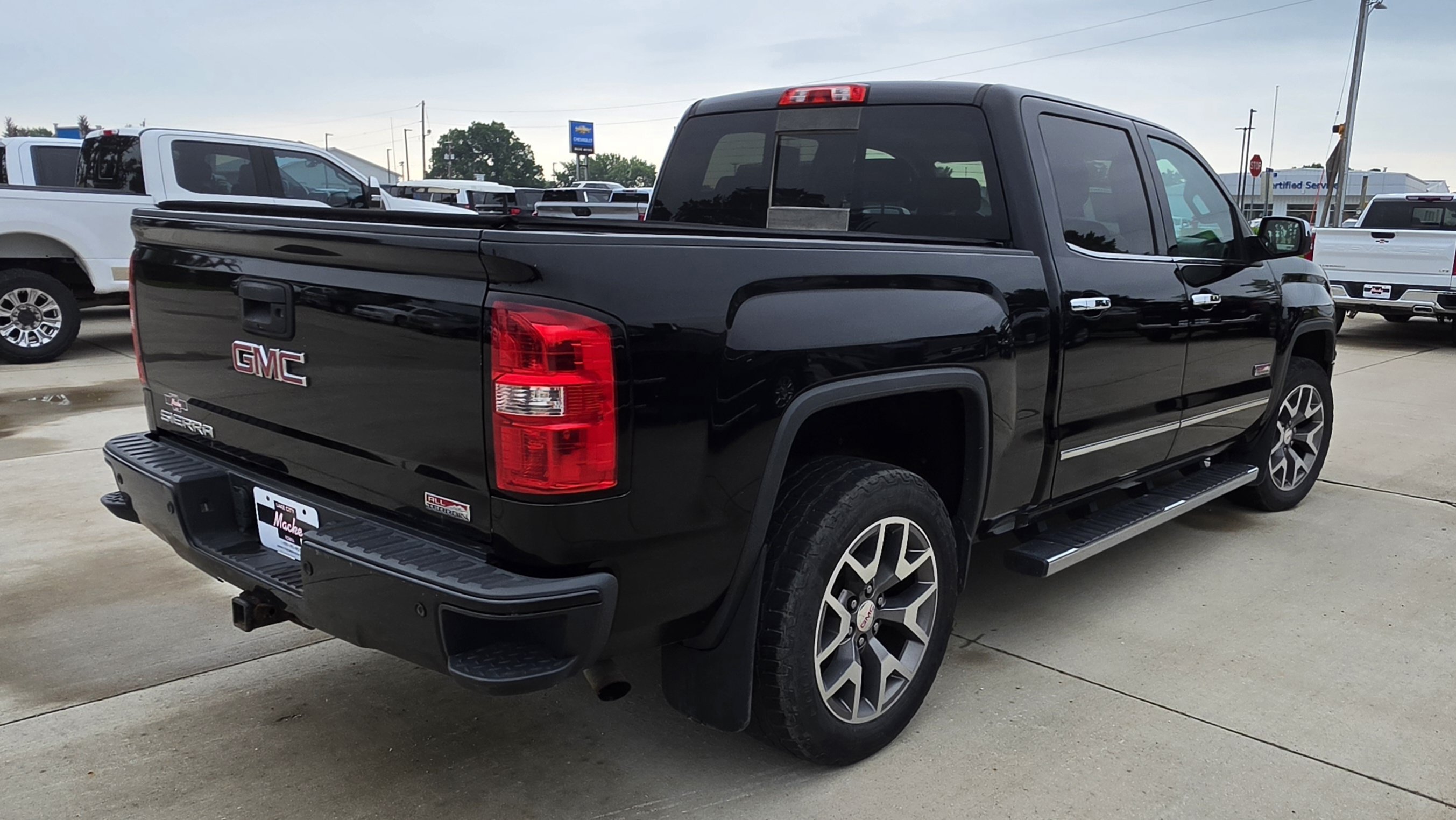 Used 2015 ONYX BLACK GMC SLT image 5