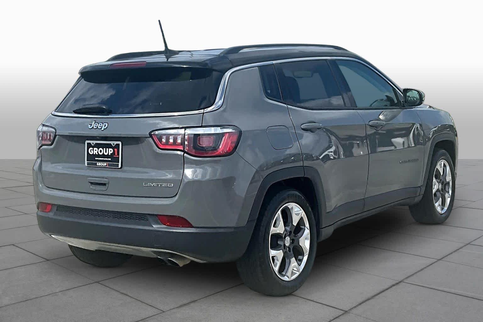 Used 2020 Sting-Gray Clearcoat Jeep Limited image 12