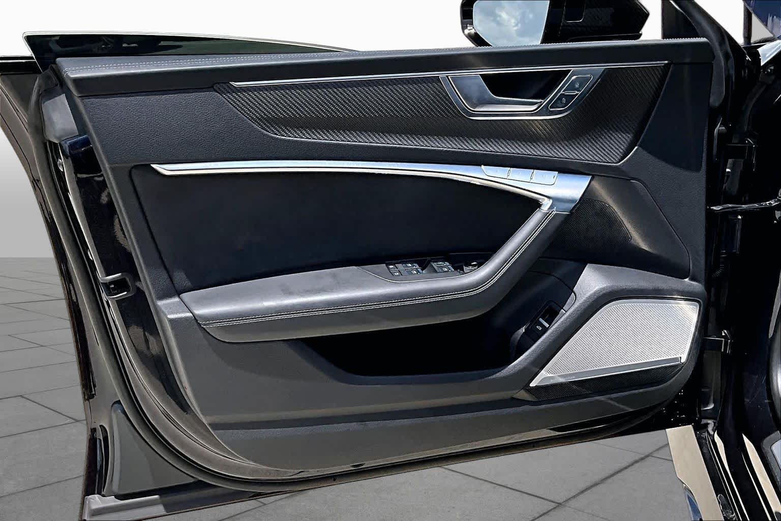 Used 2022 Sebring Black Crystal Effect Audi  image 25