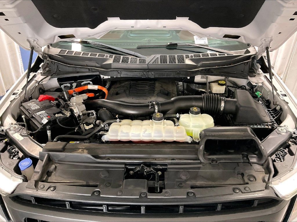 Used 2022 White Ford Lariat image 30