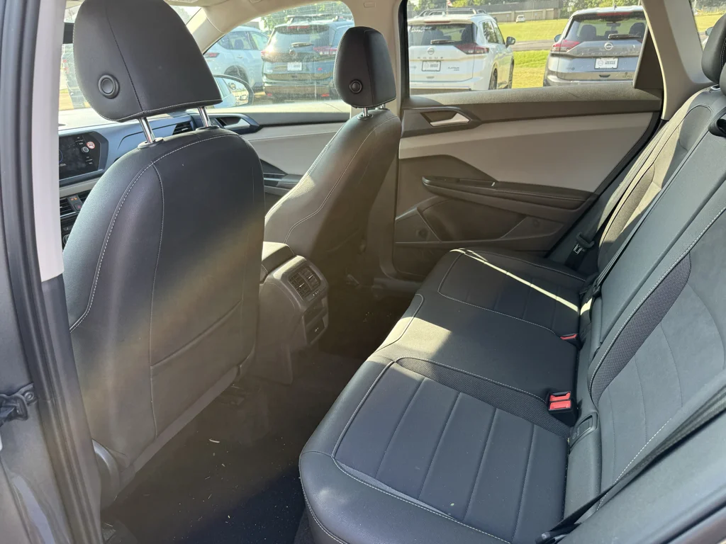 Used 2024 Gray Volkswagen SE image 6