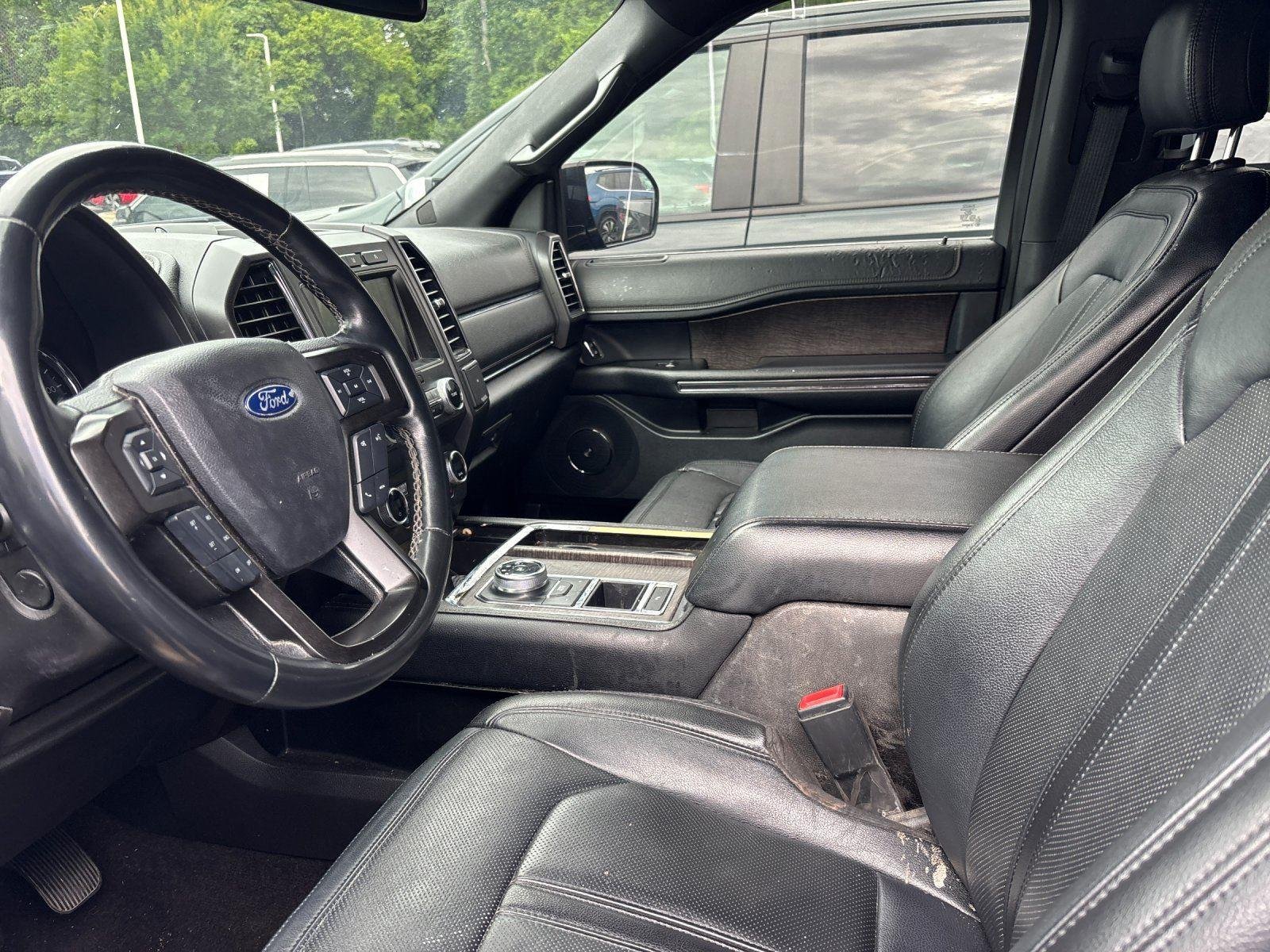 Used 2020 Agate Black FORD LIMI image 14