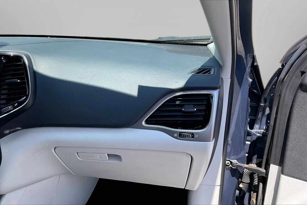 Certified Used 2022 Blue Jeep Limited image 21