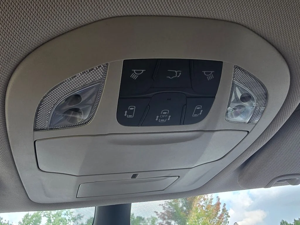 Used 2023 Black Chrysler Touring L image 37