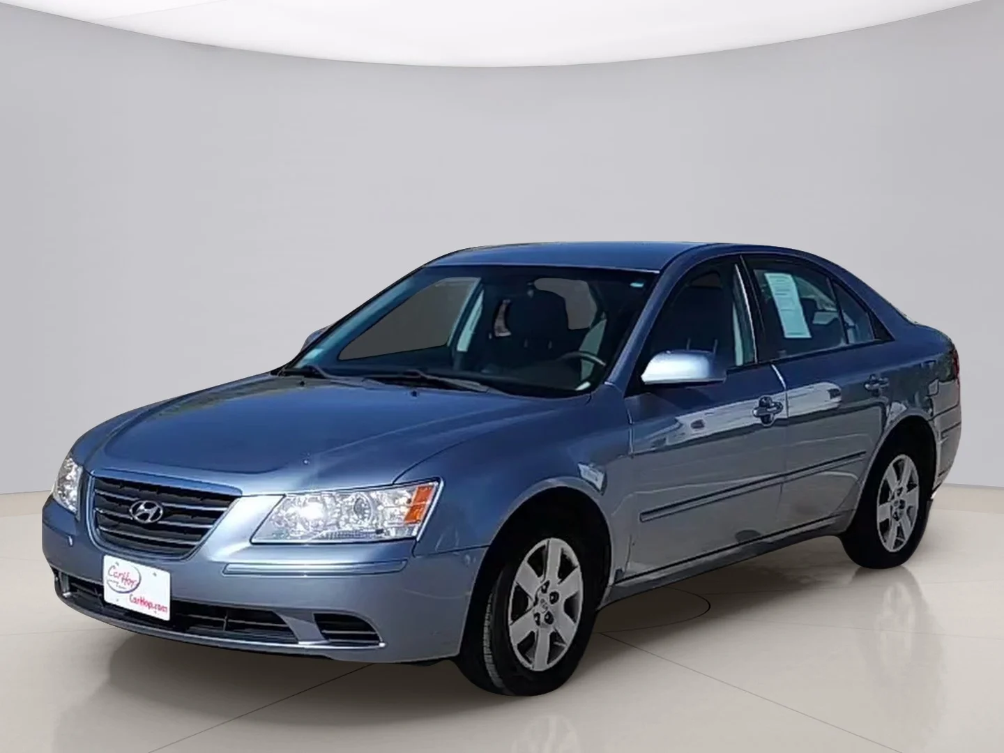 Used 2010 Silver Hyundai GLS image 1