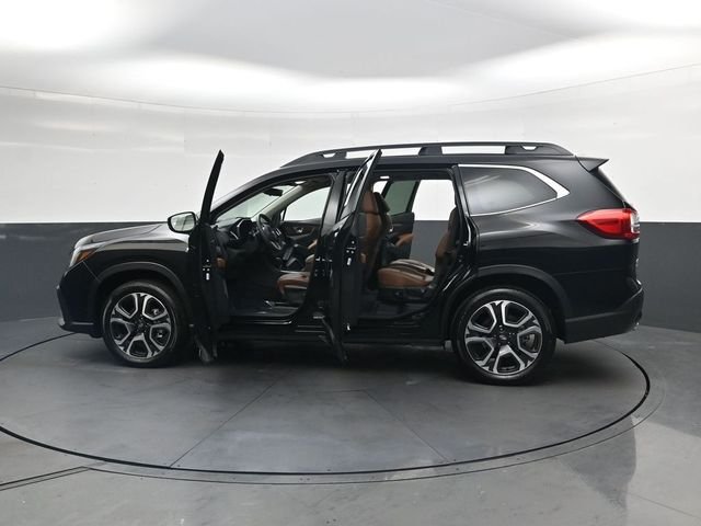 Used 2025 Black Subaru Touring image 40
