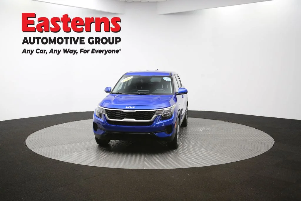 Used 2022 Blue Kia LX image 52
