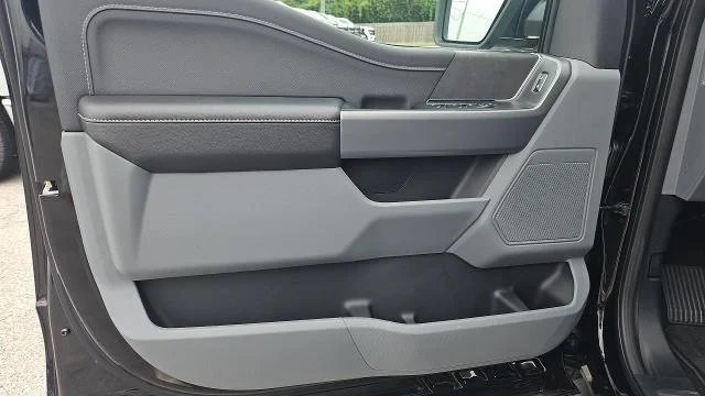 New 2026 Agate Black Metallic Ford XLT 4WD image 33