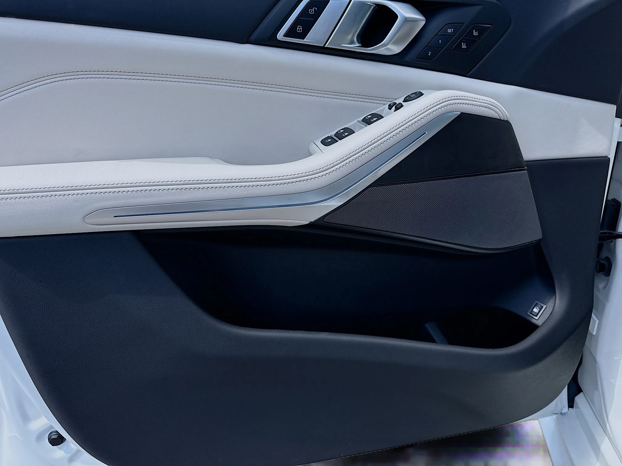 New 2026 Alpine White BMW xDrive50e image 22