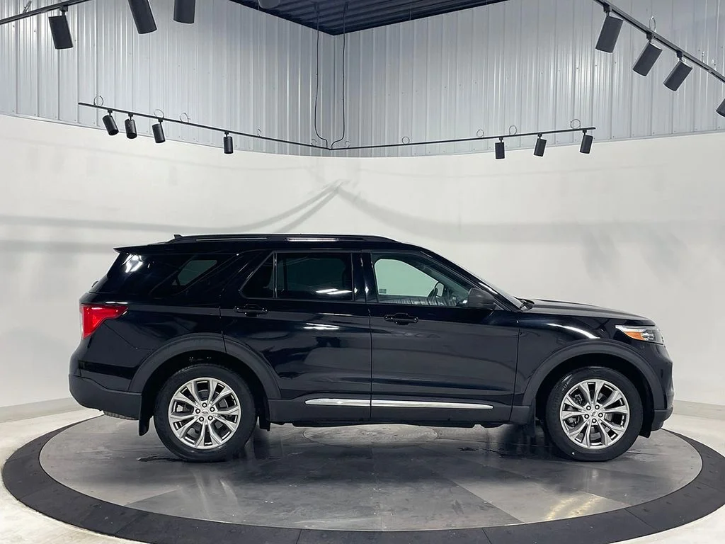 Used 2021 Black Ford XLT image 10