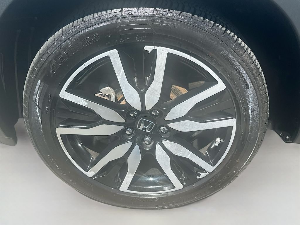 Used 2021 Gray Honda Touring 8-Passenger image 9