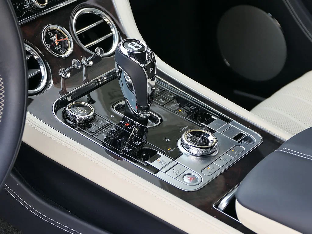 Used 2023 WHITE Bentley GT V8 image 24