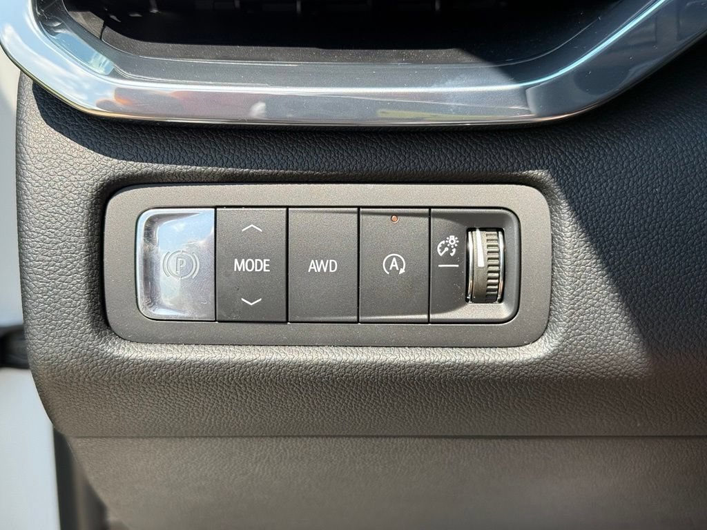 New 2026 Summit White GMC Elevation image 23