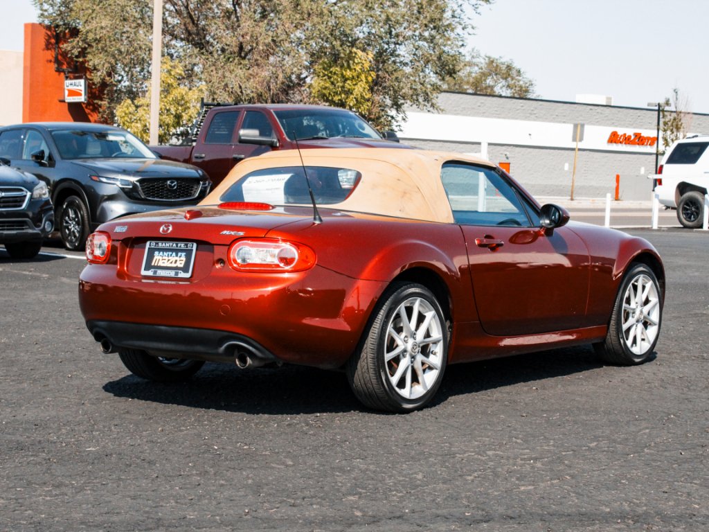 Used 2010 RED Mazda  image 5