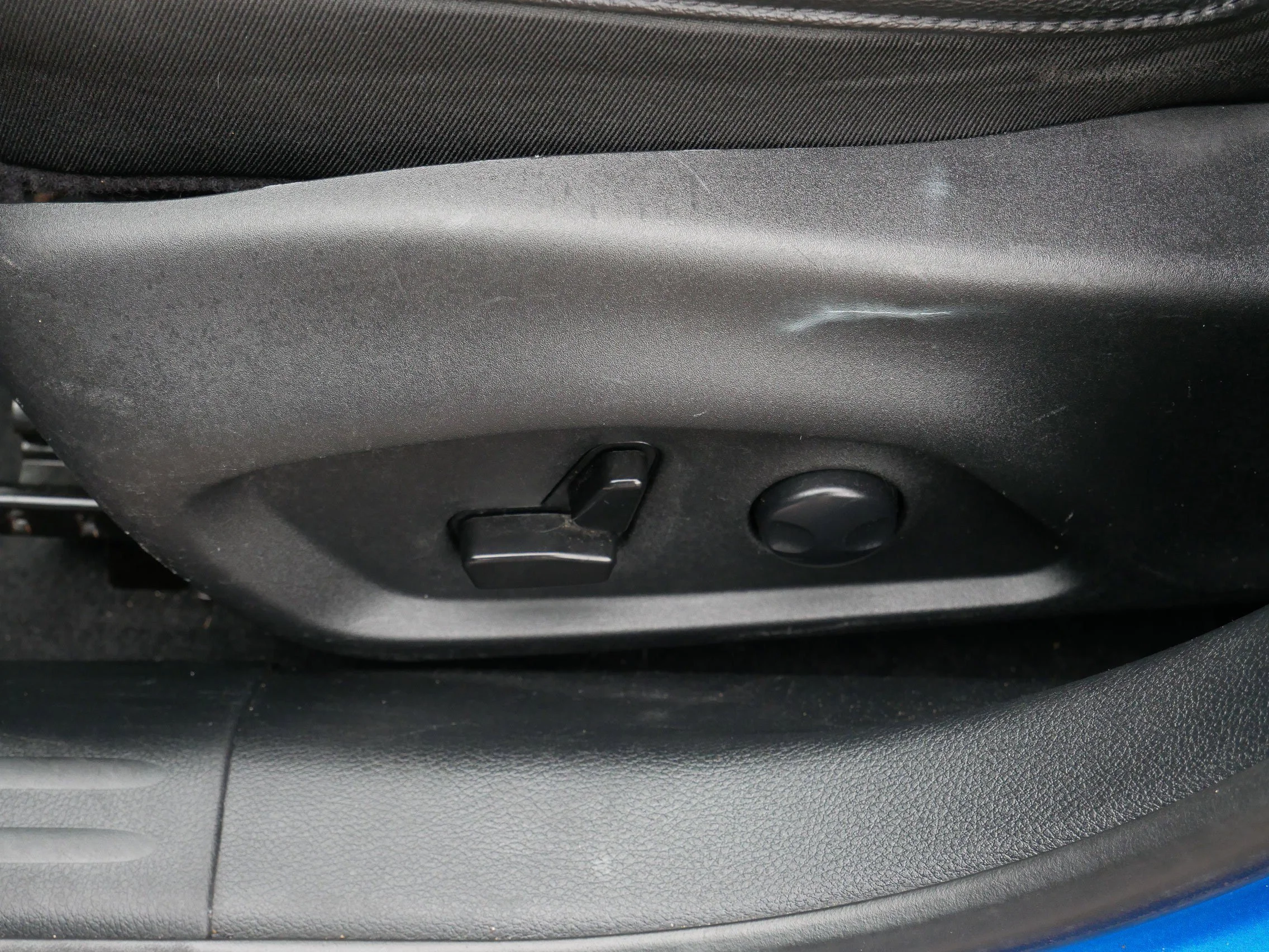 Certified Used 2024 Hydro Blue Pearlcoat Jeep Limited image 19
