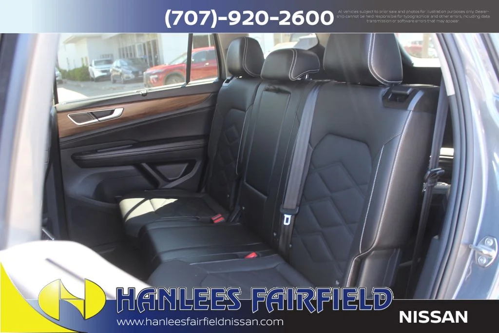 Used 2025  Volkswagen 2.0T SE w/Technology image 16