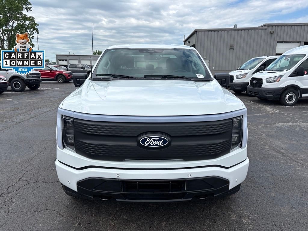 2025 Ford F-150 Lightning Flash - Photo 8