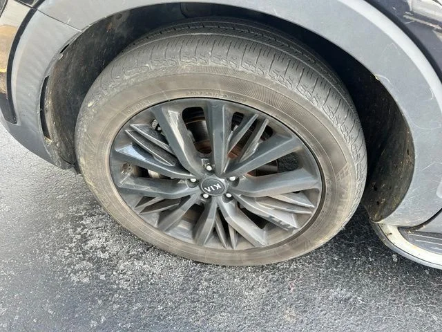 Used 2021 Black Kia SX image 18
