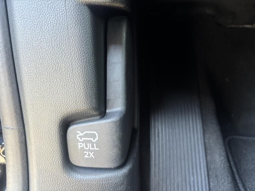 Certified Used 2022 Black Metallic Ford XLT image 20