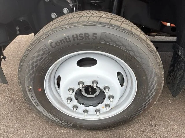 2026 Ford F-550 Super Duty Chassis Cab XL - Photo 18