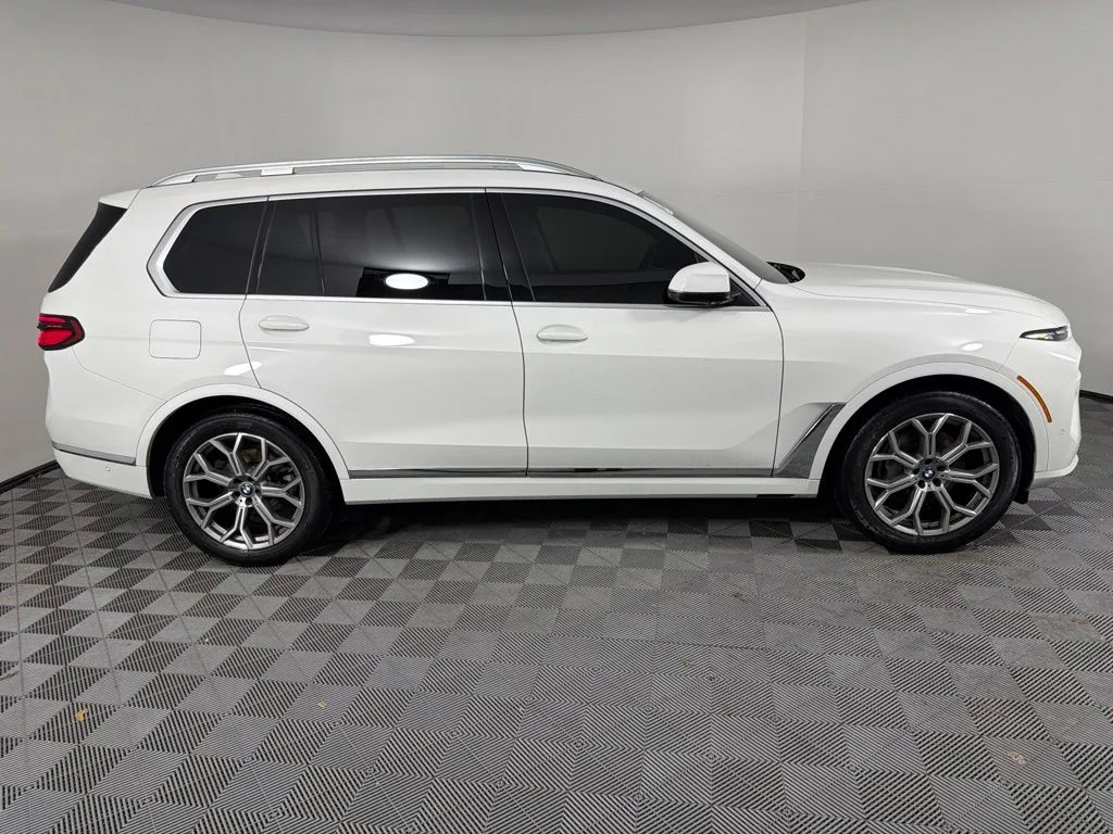 Certified Used 2026 Alpine White BMW xDrive40i image 4