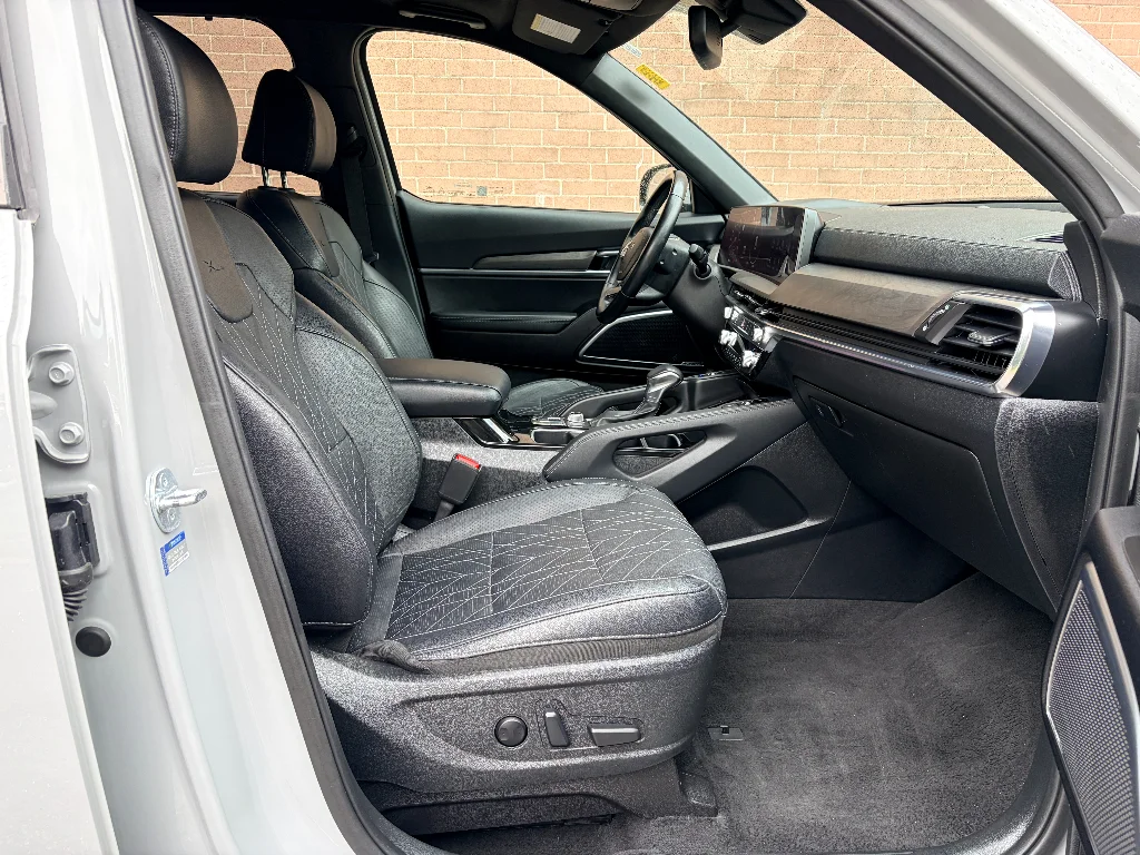 Used 2023 Wolf Gray Kia SX X-Line image 27