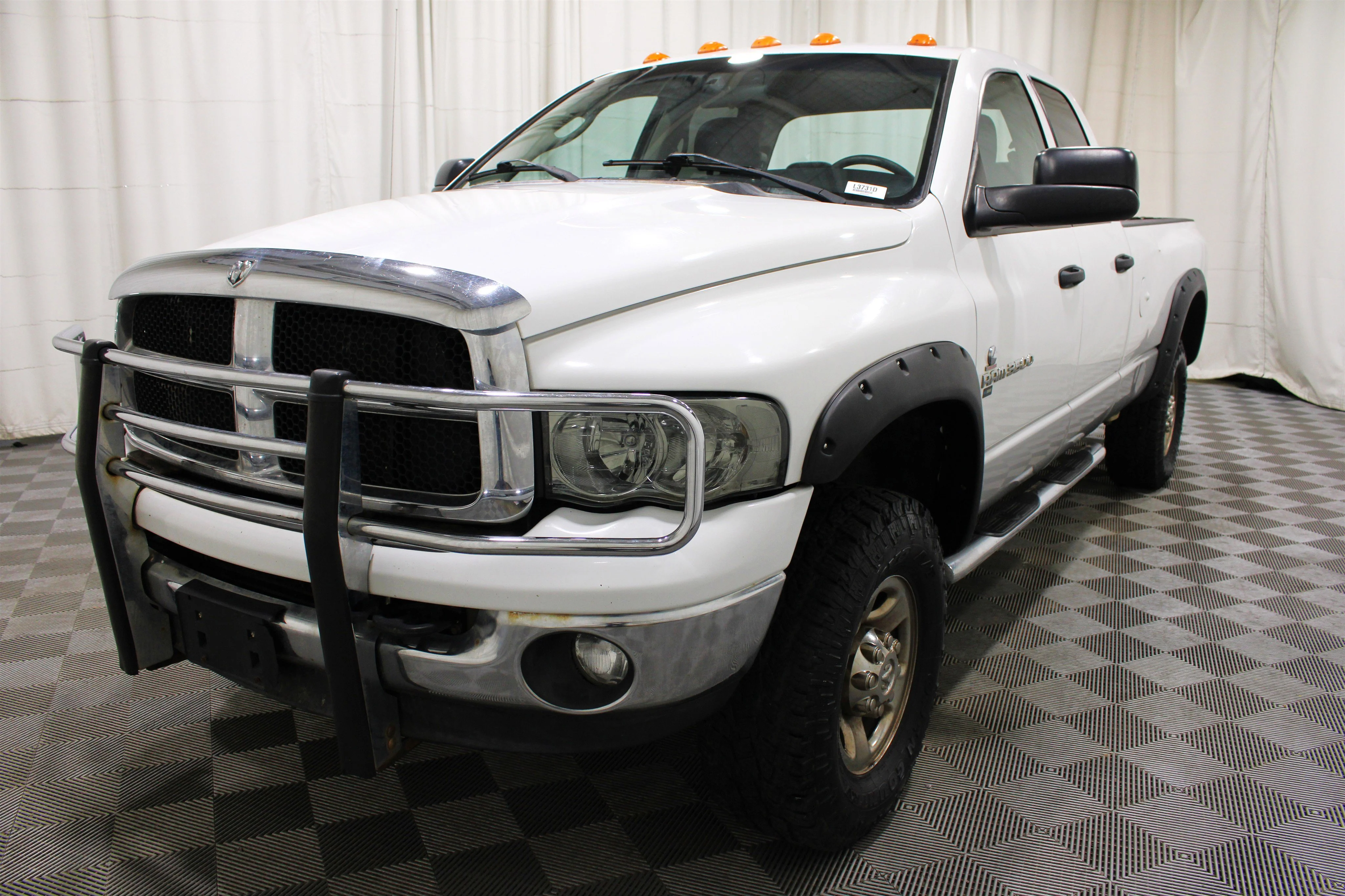 Used 2005 Bright White Dodge SLT image 28