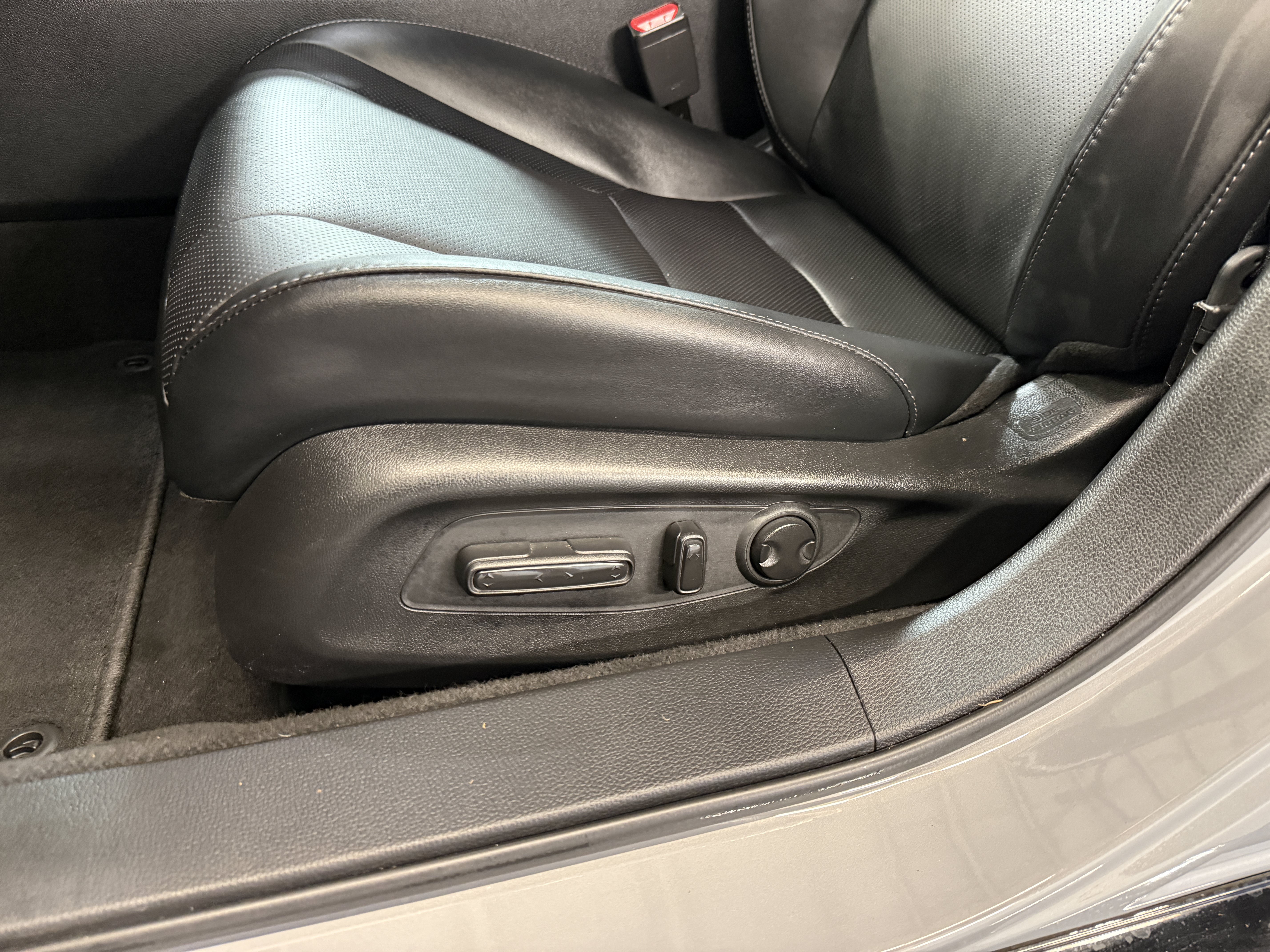 Certified Used 2025 Urban Gray Pearl Honda Sport-L image 13