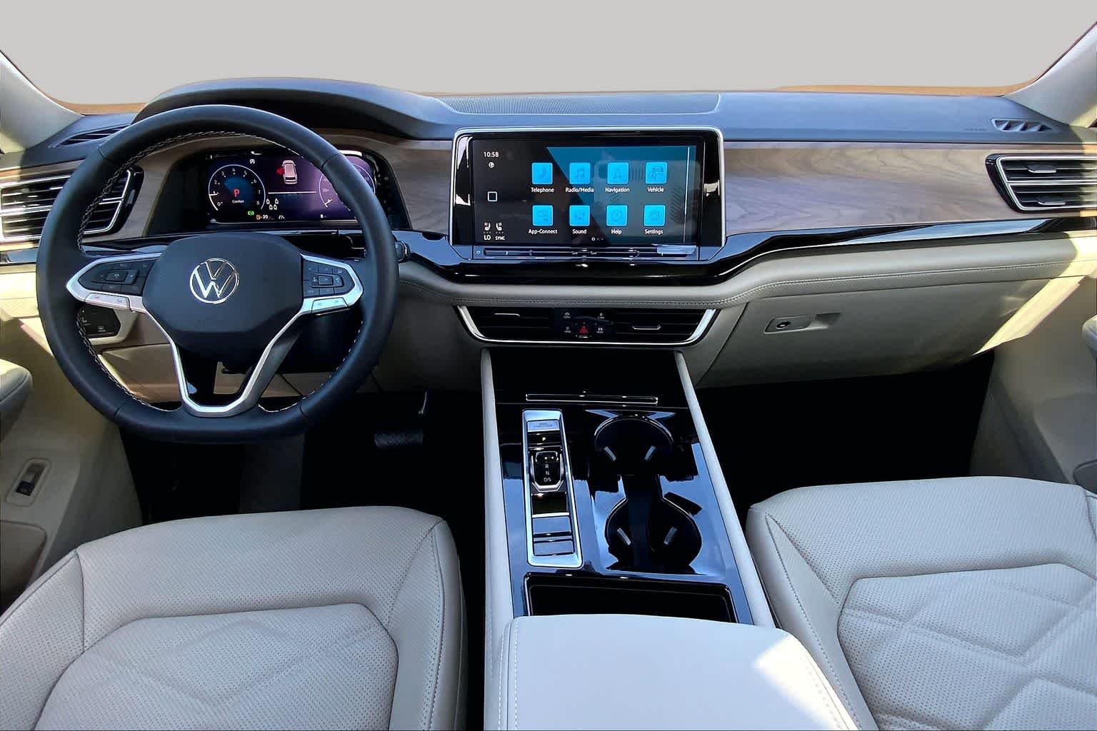 New 2026 Opal White Pearl Volkswagen 2.0T SE w/Technology image 5