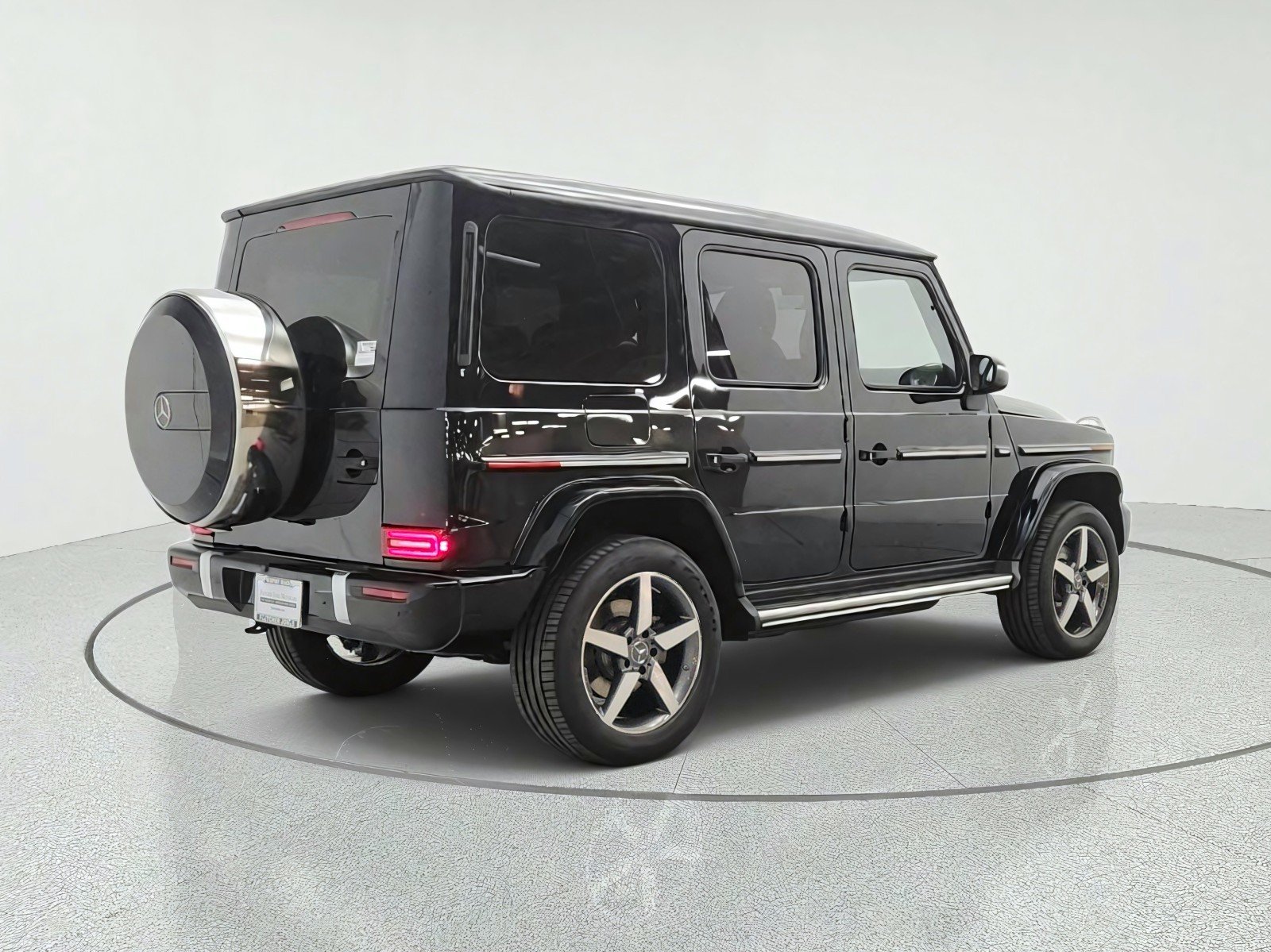 New 2027 Emerald Green Mercedes-Benz G 580e SUV image 5