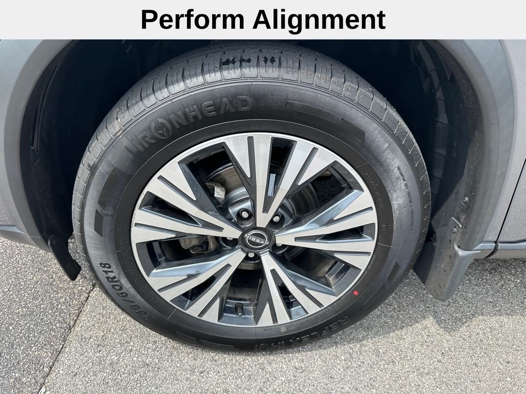 Used 2023 Gray Nissan SV image 9
