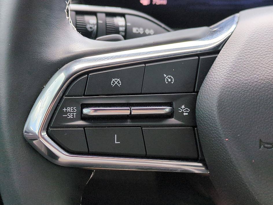 Used 2025 Sterling Gray Metallic Chevrolet FWD LT image 16