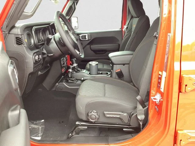 New 2026 Firecracker Red Clearcoat Jeep MOJAVE 4X4 image 10