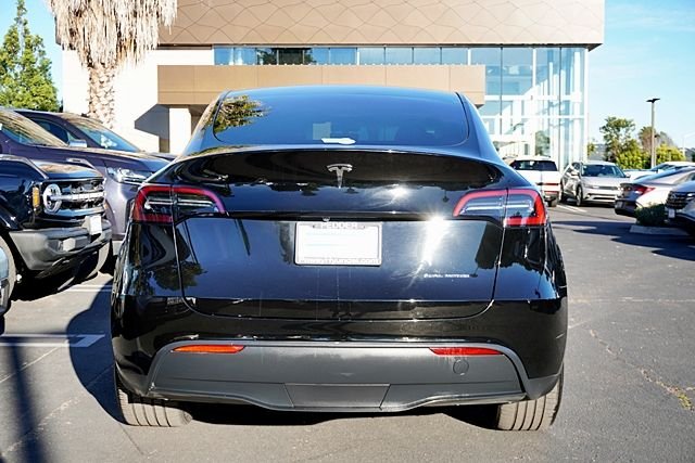 Used 2023  Tesla Long Range image 8