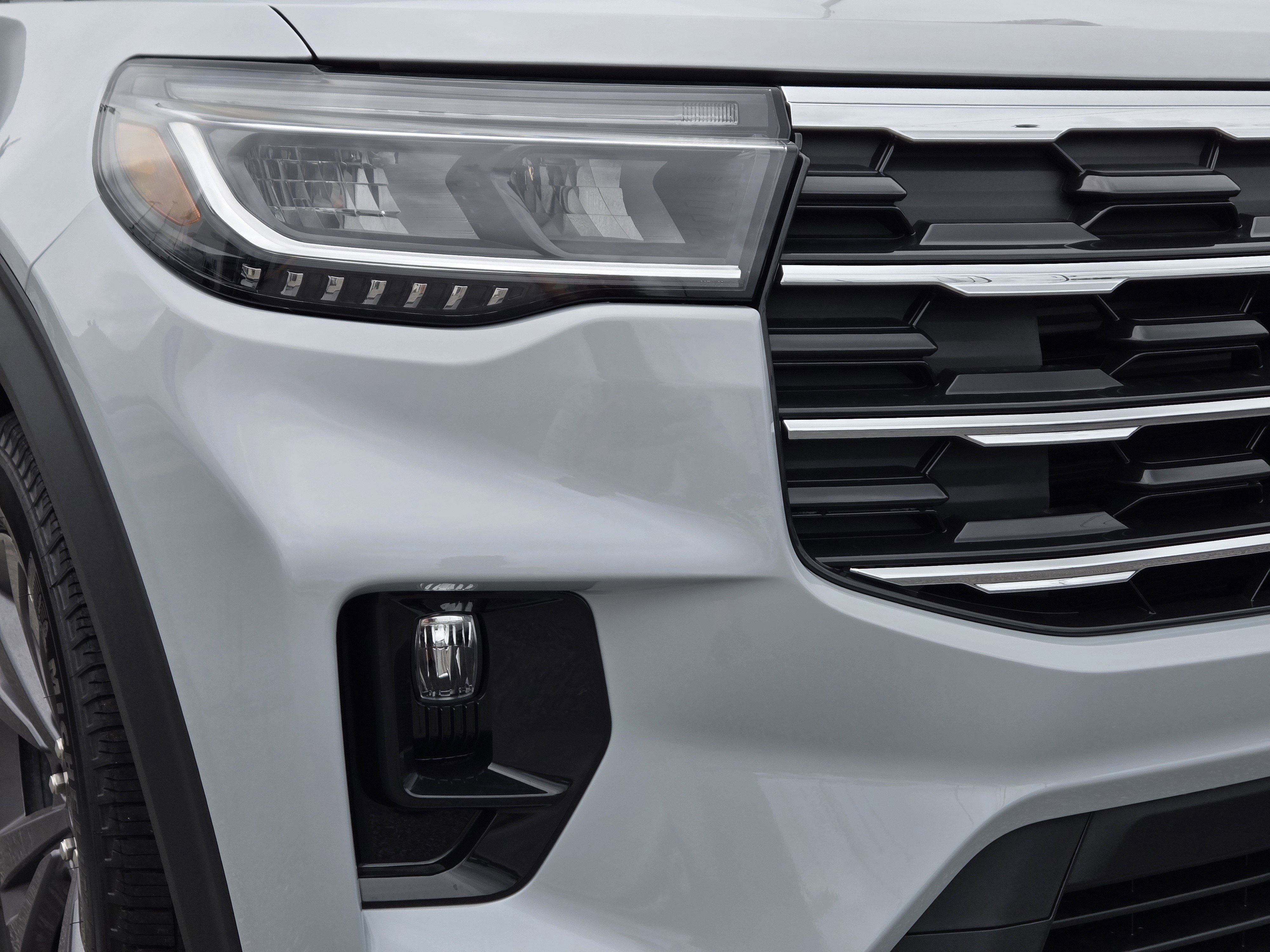 New 2026 Space White Metallic FORD Active image 4