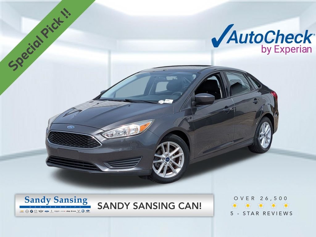 2018 Ford Focus Sedan SE's photo