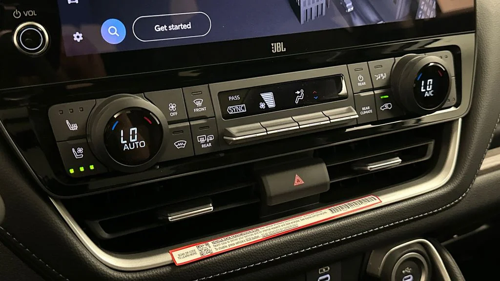 Used 2025  Toyota Limited image 30