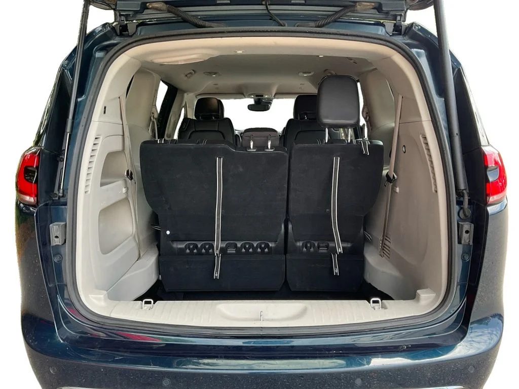 Used 2023 Blue Chrysler Touring L image 13