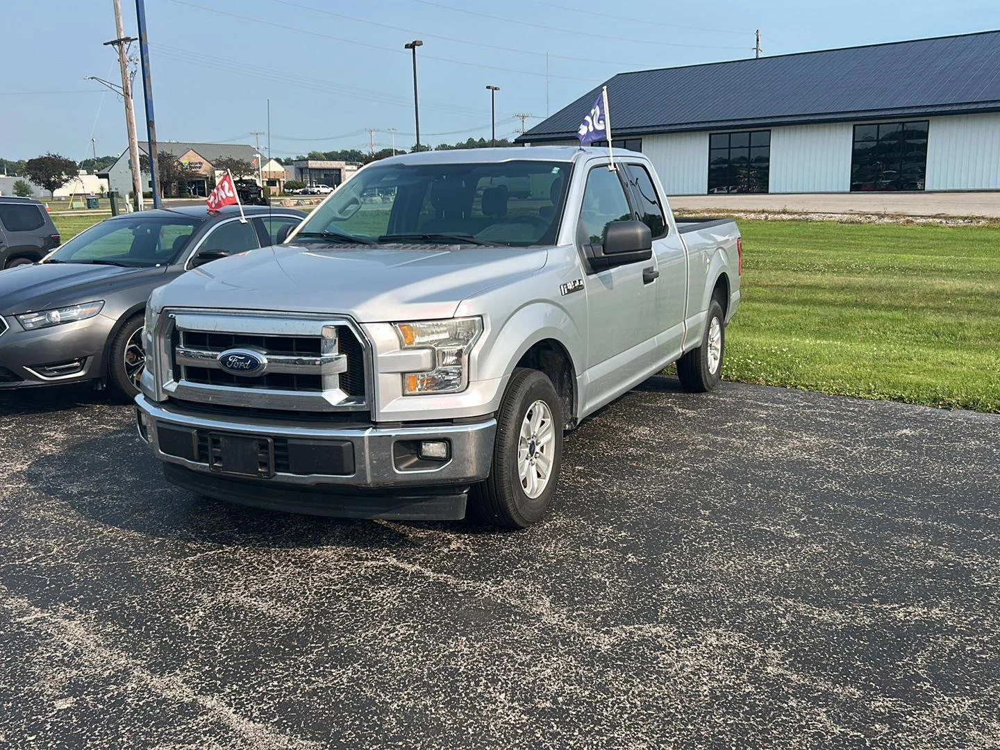 Used 2017 Ingot Silver Ford XLT image 23