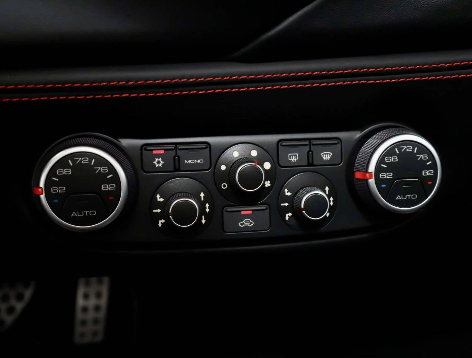 Used 2019 Nero Ferrari  image 32
