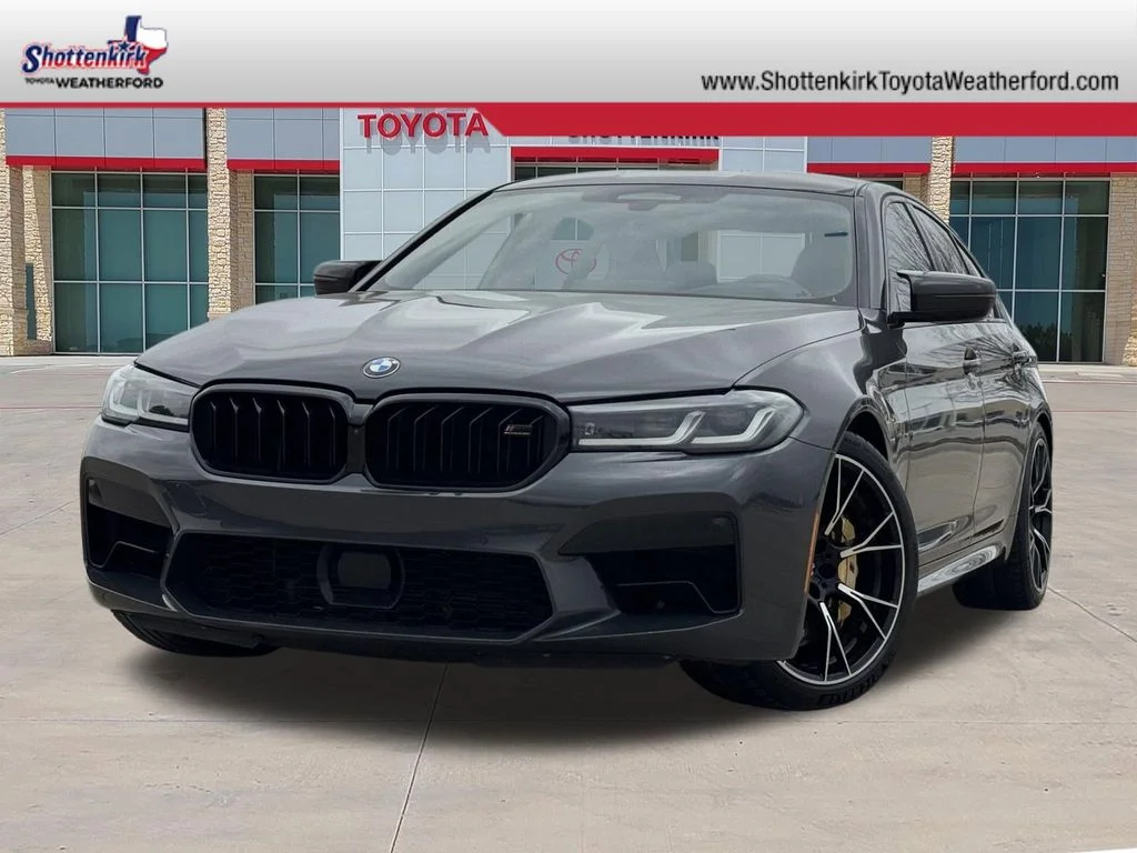 2022 BMW M5 -'s photo