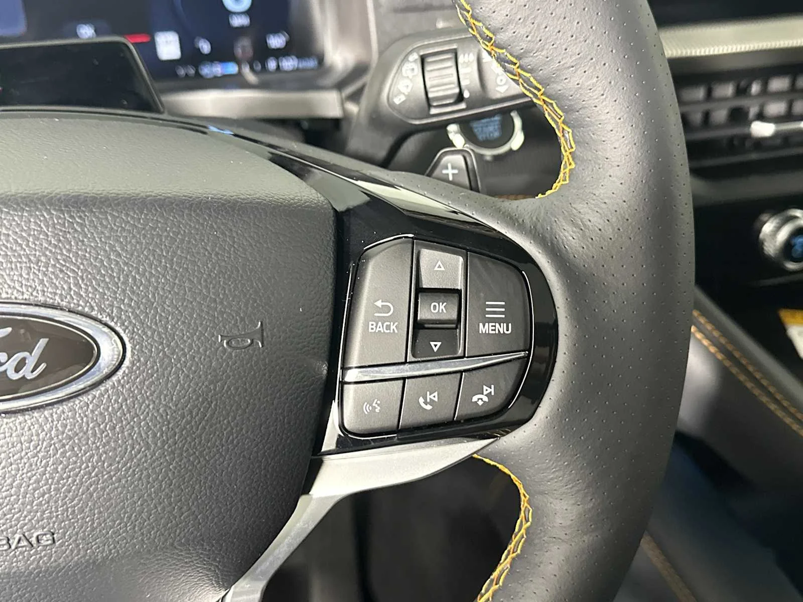 New 2026 Carbonized Gray Metallic Ford Tremor image 28