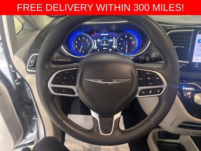 2024 Chrysler Pacifica Touring L - Photo 12