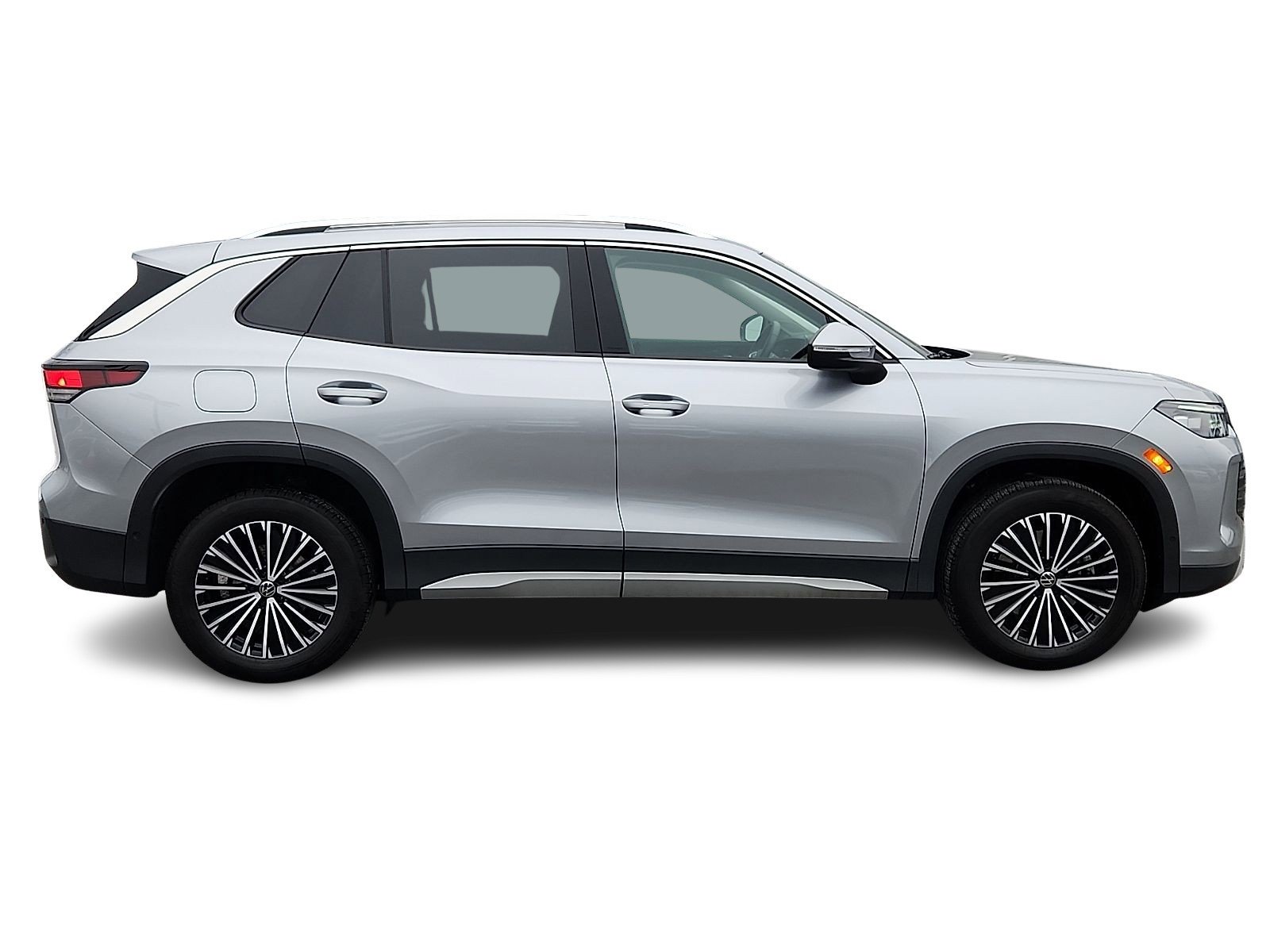 Used 2025 Pyrite Silver Metallic   K2k2 Volkswagen S image 7
