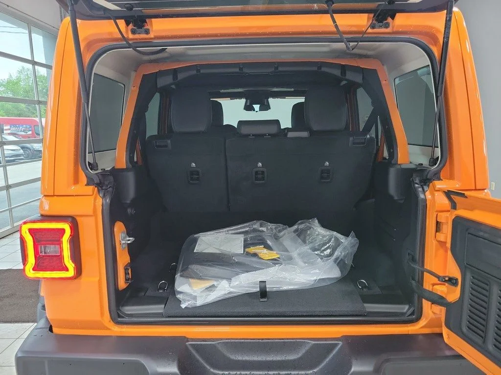New 2025 Joose Exterior Paint Jeep Sahara 4xe image 7
