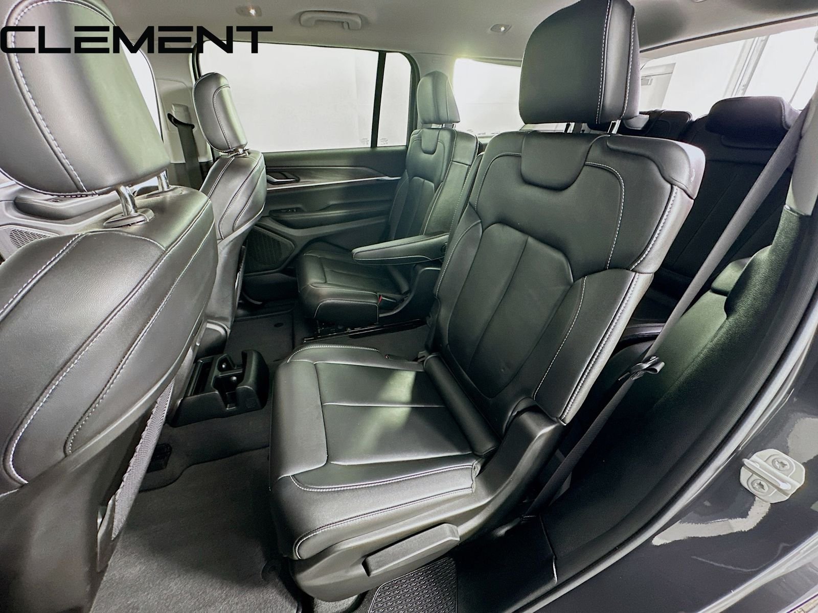 Used 2023 Gray Jeep Limited image 32
