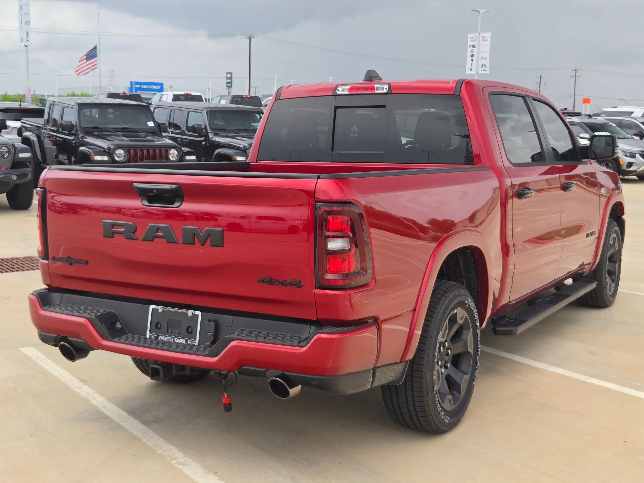 New 2026 Molten Red Pearl-Coat Exterior Paint RAM Big Horn/Lone Star image 3