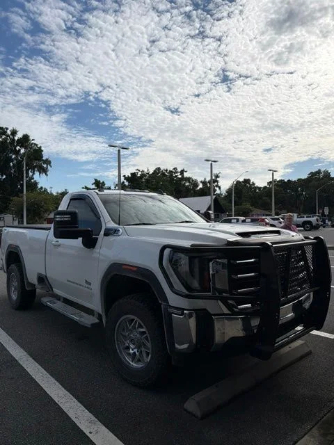 Used 2025 White GMC SLE image 1